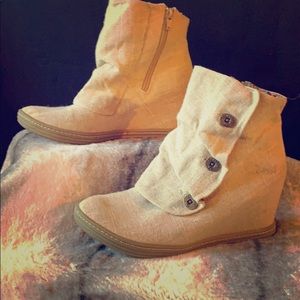 Blowfish burlap wedges